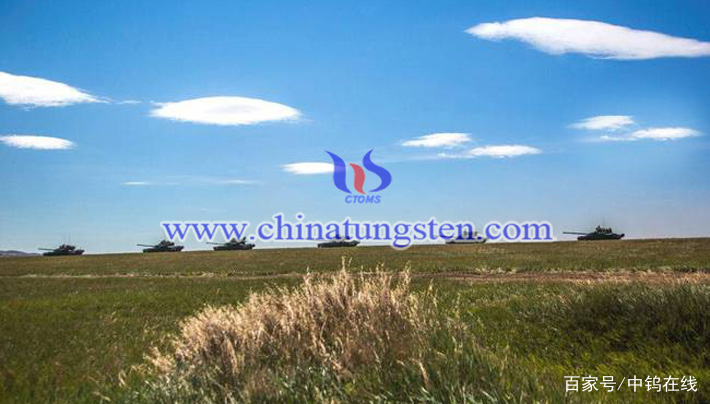 99式主戰(zhàn)坦克在楚戈?duì)柌菰瓐D片