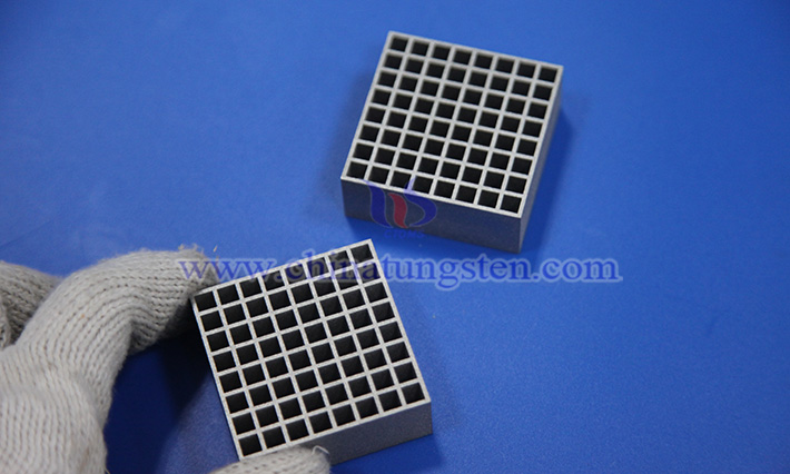 中鎢智造鎢合金準(zhǔn)直器圖片