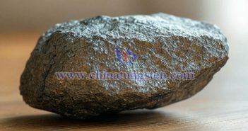 molybdenum ore image