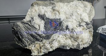 中鎢智造鎢精礦圖片