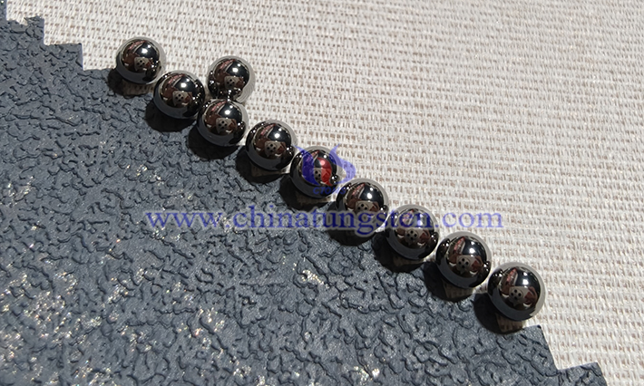 中鎢智造硬質(zhì)合金球圖片